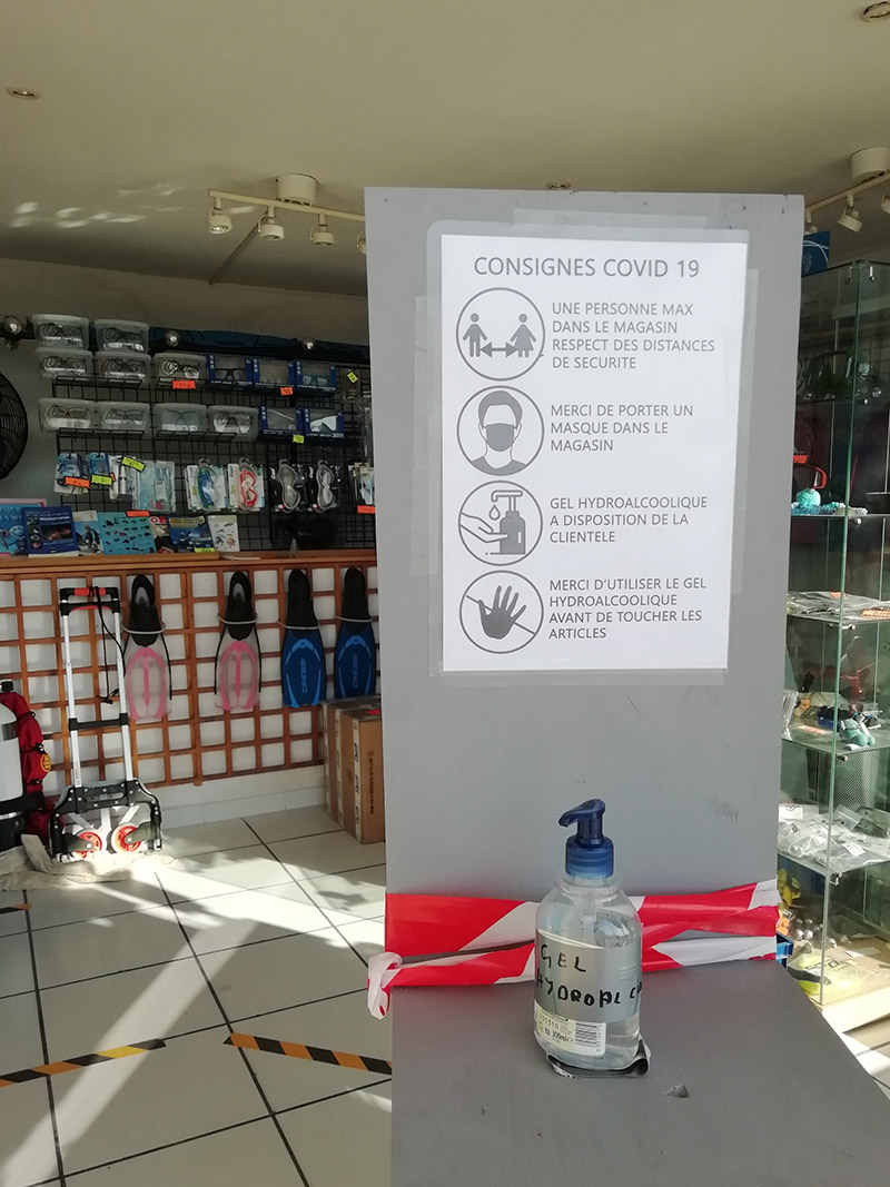 Entrance to the store, hydroalcoholic gel